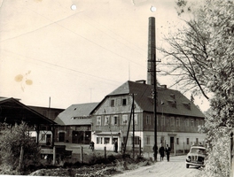 ZÁVOD V JIŘÍKOVĚ r. 1955 ZÁVOD V JIŘÍKOVĚ r. 1955