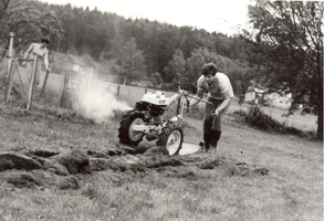 /ram/Jan Kopřiva - orba louky - r. 1976